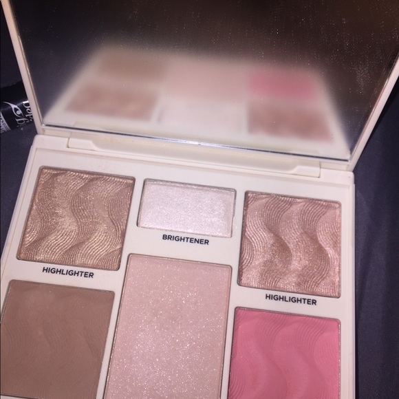 Makeup bundle - Picture 4 of 6